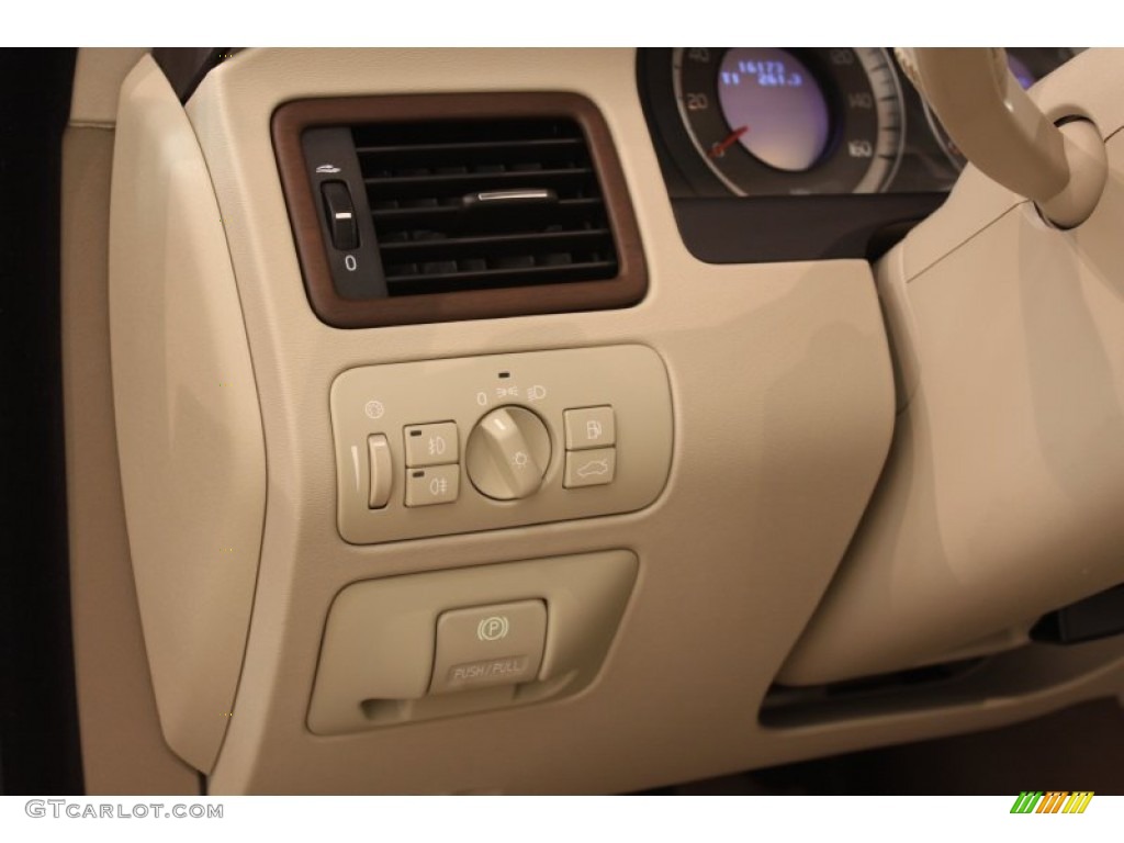 2009 Volvo S80 T6 AWD Controls Photo #52205347