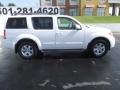 2008 Avalanche White Nissan Pathfinder SE  photo #8