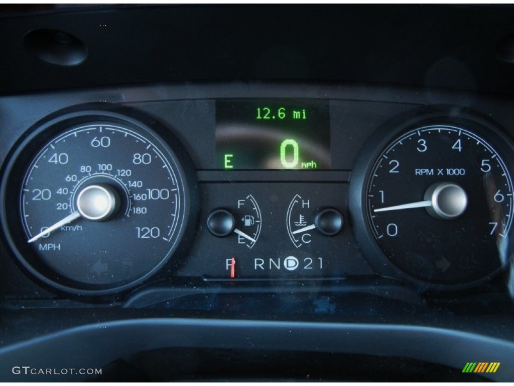 2011 Lincoln Town Car Signature Limited Gauges Photo #52209025