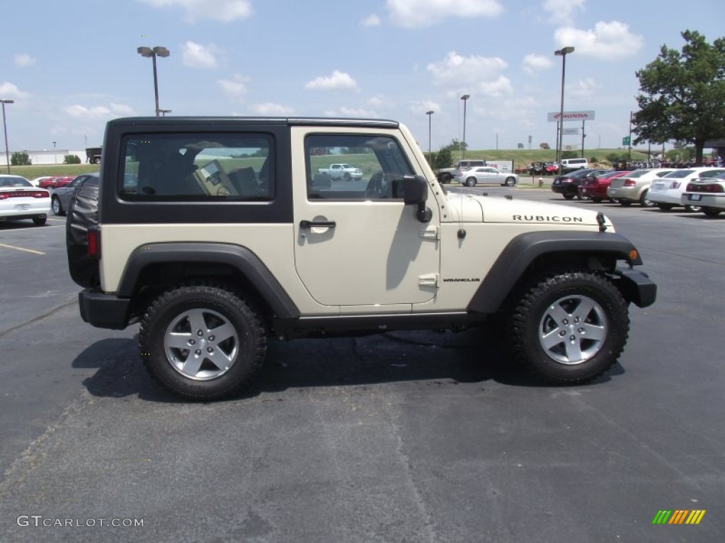 2011 Wrangler Rubicon 4x4 - Sahara Tan / Black photo #4