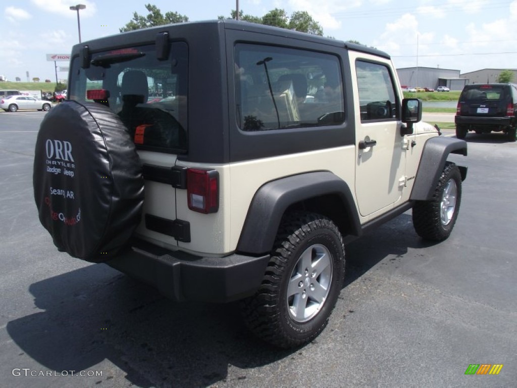 2011 Wrangler Rubicon 4x4 - Sahara Tan / Black photo #5
