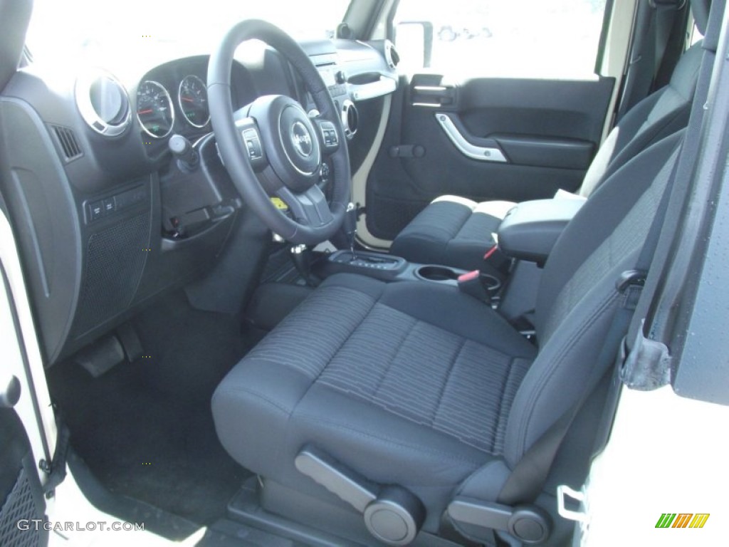 2011 Wrangler Rubicon 4x4 - Sahara Tan / Black photo #9