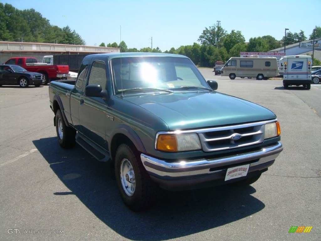 1997 Ranger XL Extended Cab 4x4 - Medium Willow Green Metallic / Medium Prairie Tan photo #2