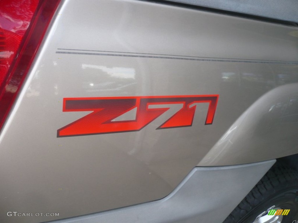 2002 Avalanche 4WD - Light Pewter Metallic / Graphite photo #15