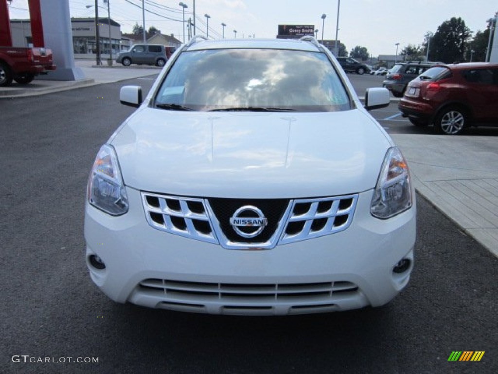 2011 Rogue SL AWD - Pearl White / Gray photo #2