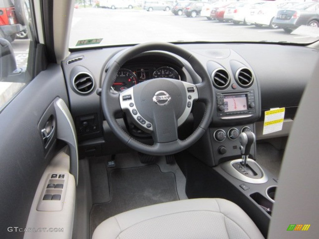 2011 Rogue SL AWD - Pearl White / Gray photo #16