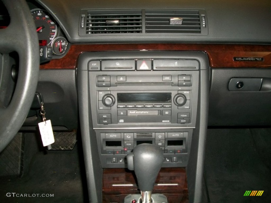 2003 Audi A4 3.0 quattro Avant Controls Photo #52216627