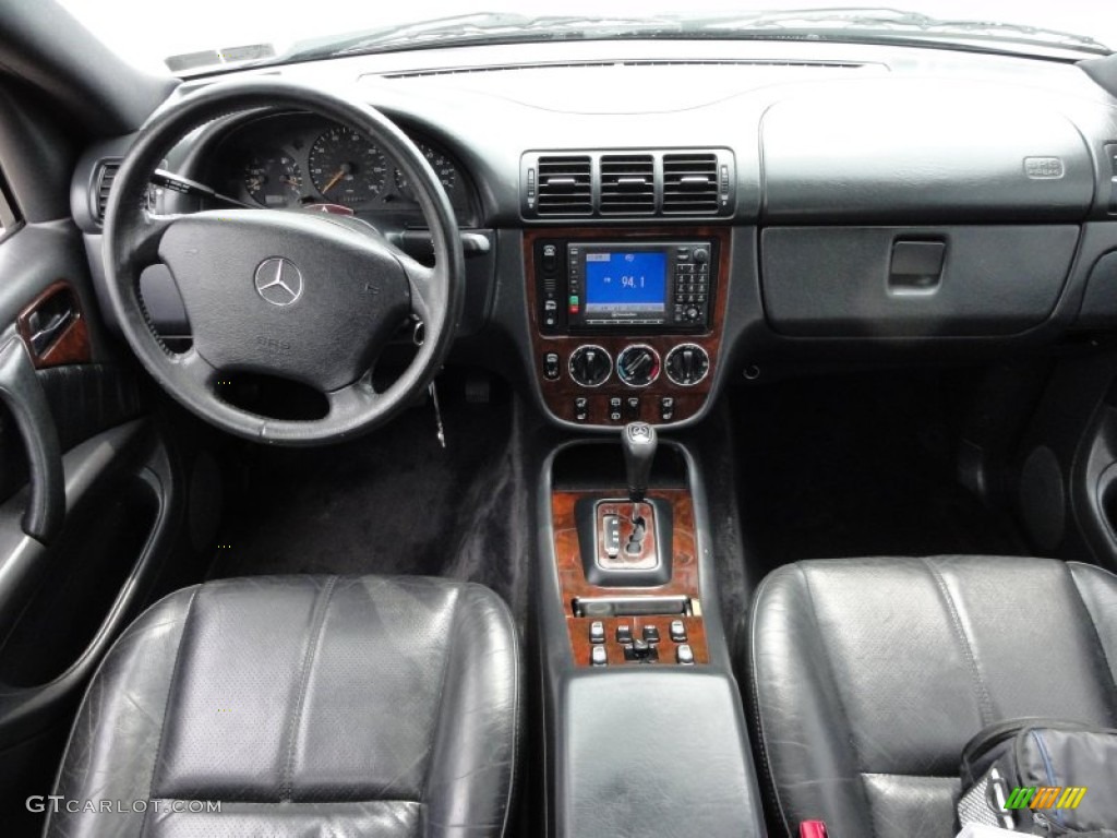 2001 Mercedes-Benz ML 320 4Matic Charcoal Dashboard Photo #52216993