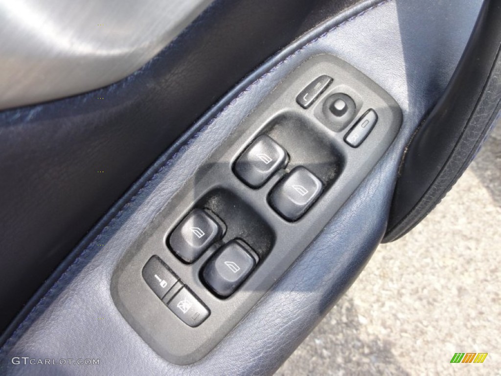 2005 Volvo S60 R AWD Controls Photo #52217548
