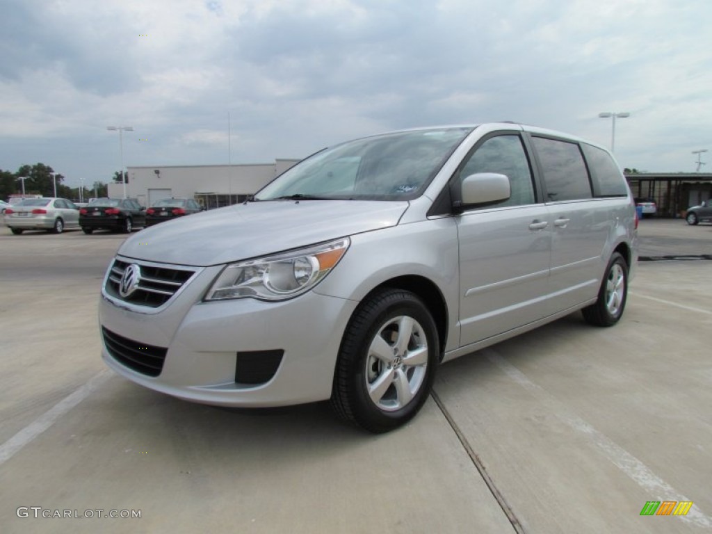 2011 Routan SE - Mercury Silver Metallic / Aero Gray photo #1