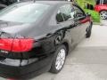 Black - Jetta SE Sedan Photo No. 5