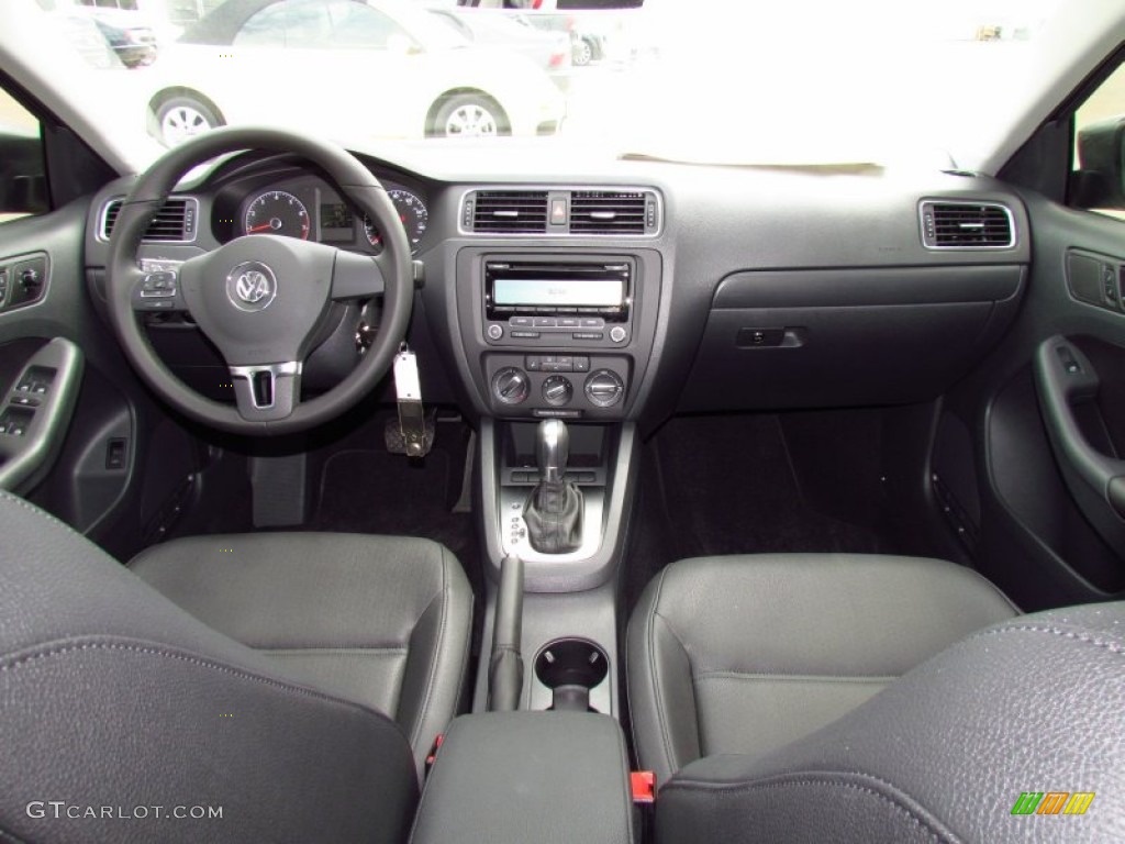 2012 Volkswagen Jetta SE Sedan Titan Black Dashboard Photo #52221592