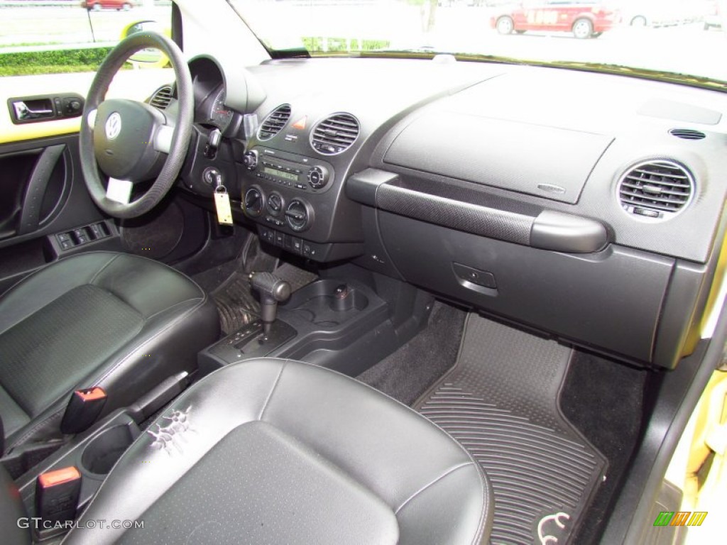 2008 Volkswagen New Beetle S Convertible Black Dashboard Photo #52223869
