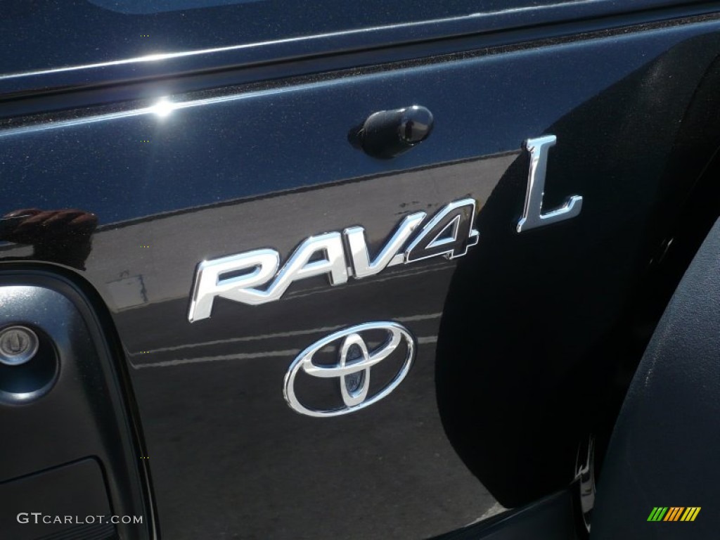 1997 Toyota RAV4 4WD Marks and Logos Photos