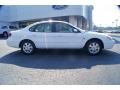 Vibrant White - Taurus SEL Sedan Photo No. 2