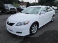 Super White - Camry SE Photo No. 3