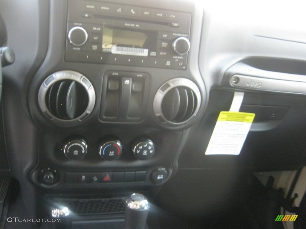 2011 Wrangler Sport S 4x4 - Sahara Tan / Black photo #8