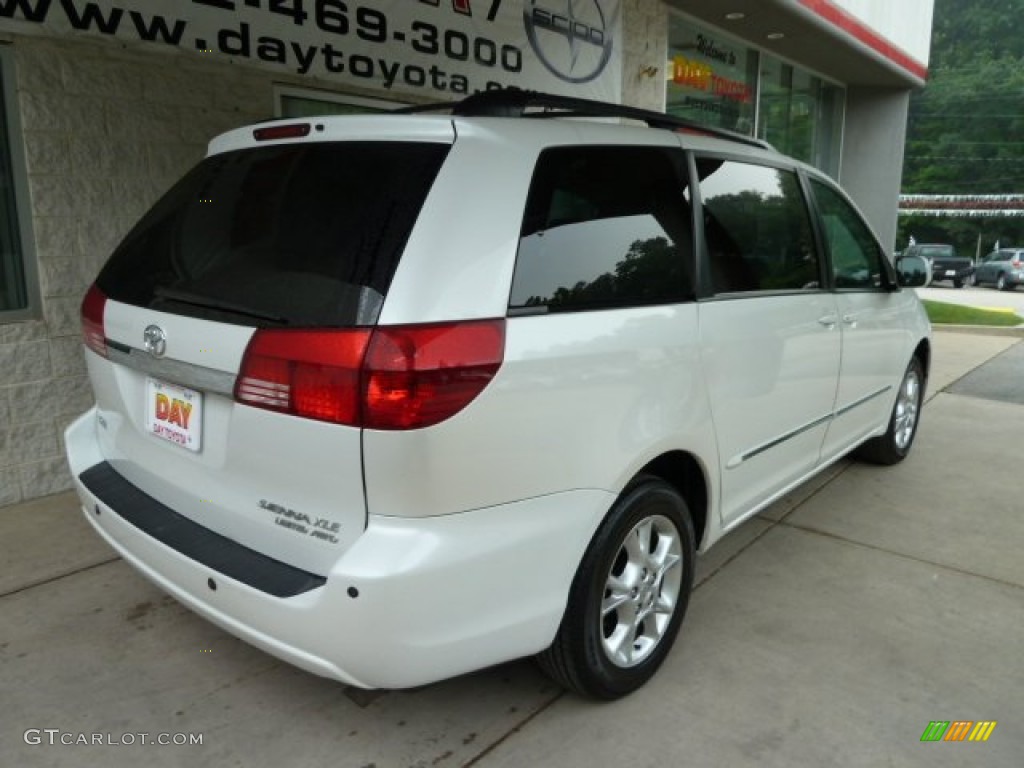 2005 Sienna XLE Limited AWD - Natural White / Taupe photo #2
