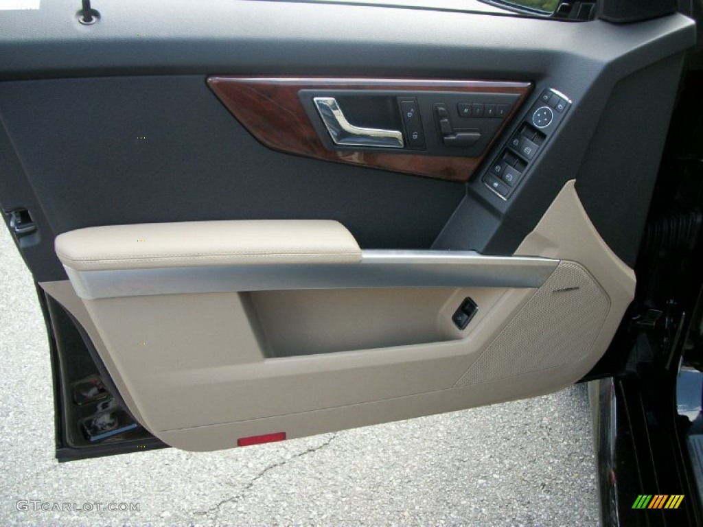 2010 Mercedes-Benz GLK 350 4Matic Almond/Black Door Panel Photo #52232557