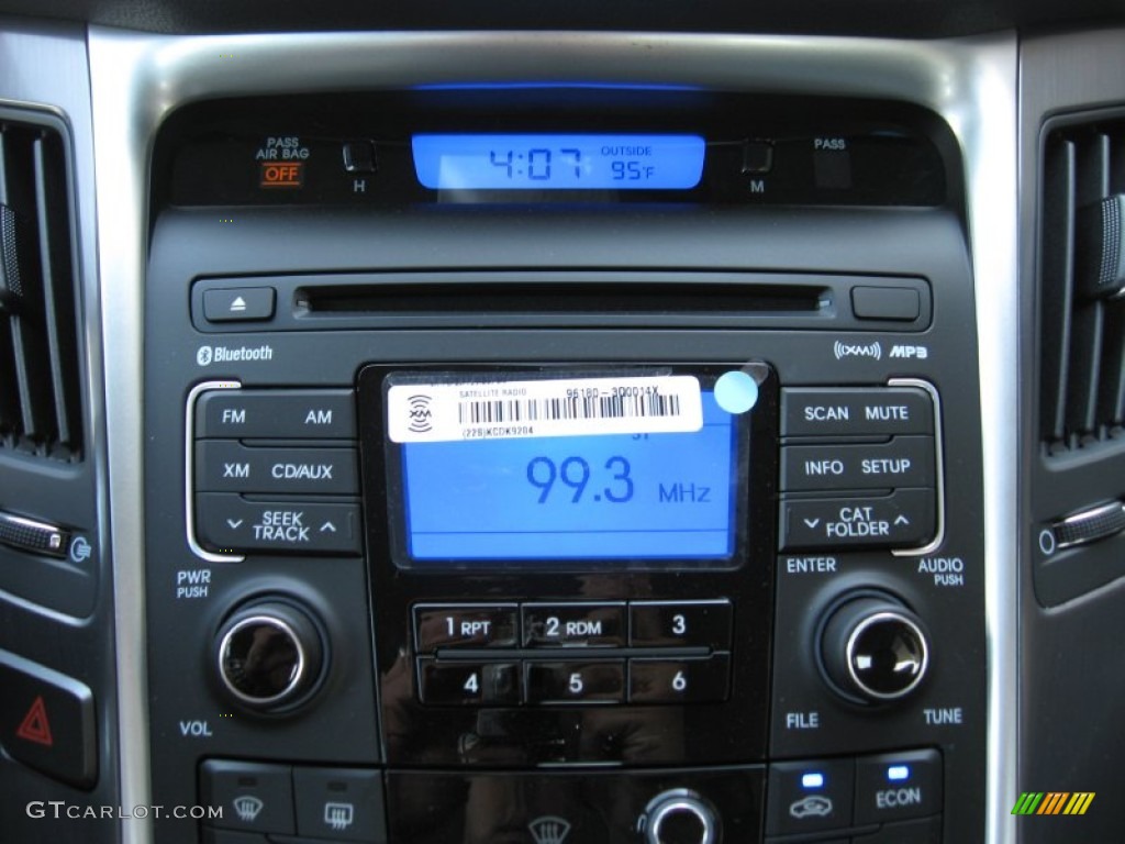 2011 Hyundai Sonata Hybrid Controls Photo #52234831