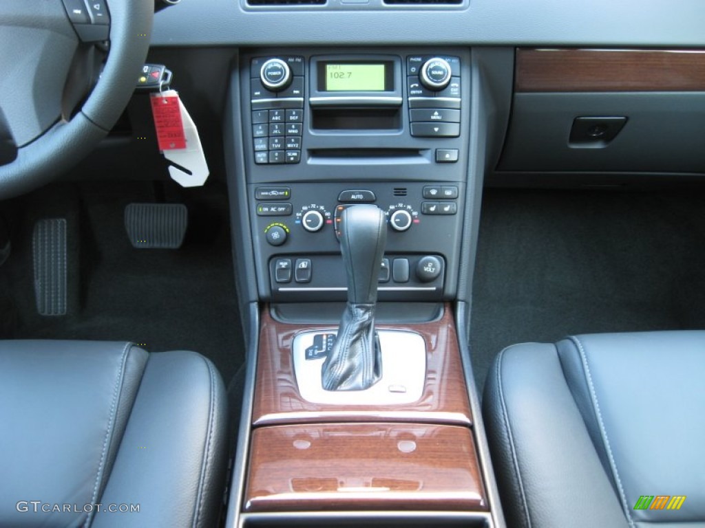 2012 Volvo XC90 3.2 AWD Controls Photo #52235284