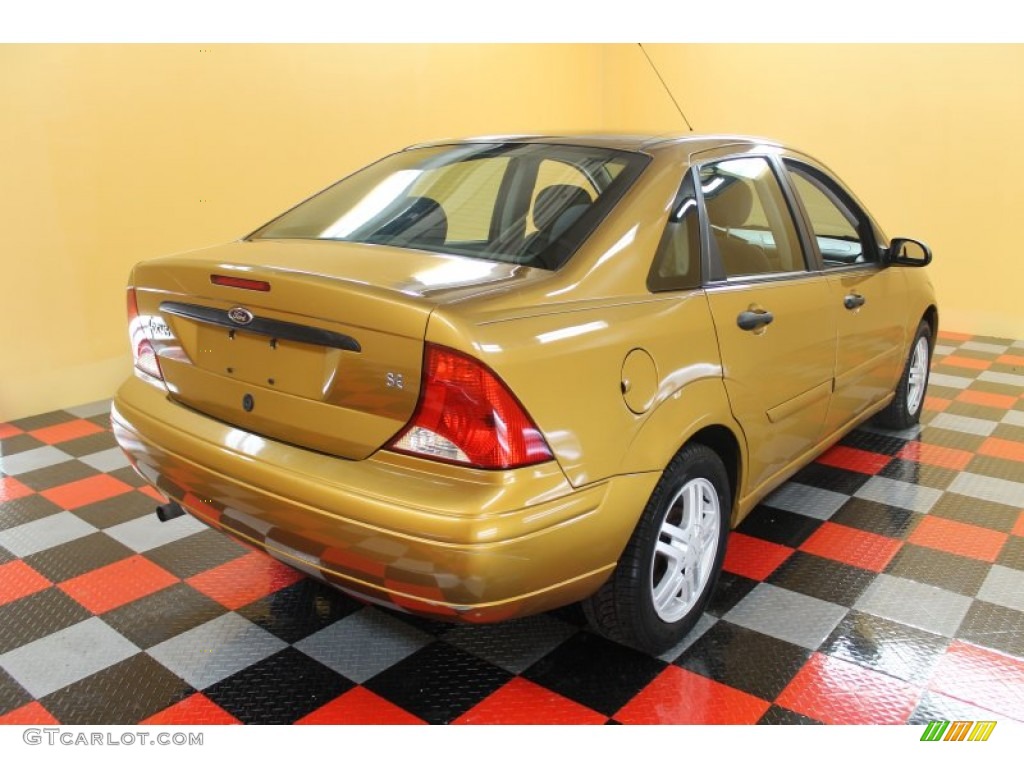 2001 Focus SE Sedan - Jackpot Gold Metallic / Dark Charcoal Black photo #4