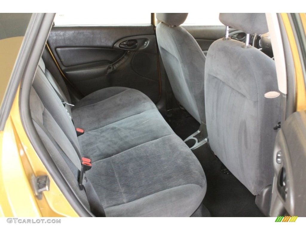 2001 Focus SE Sedan - Jackpot Gold Metallic / Dark Charcoal Black photo #14