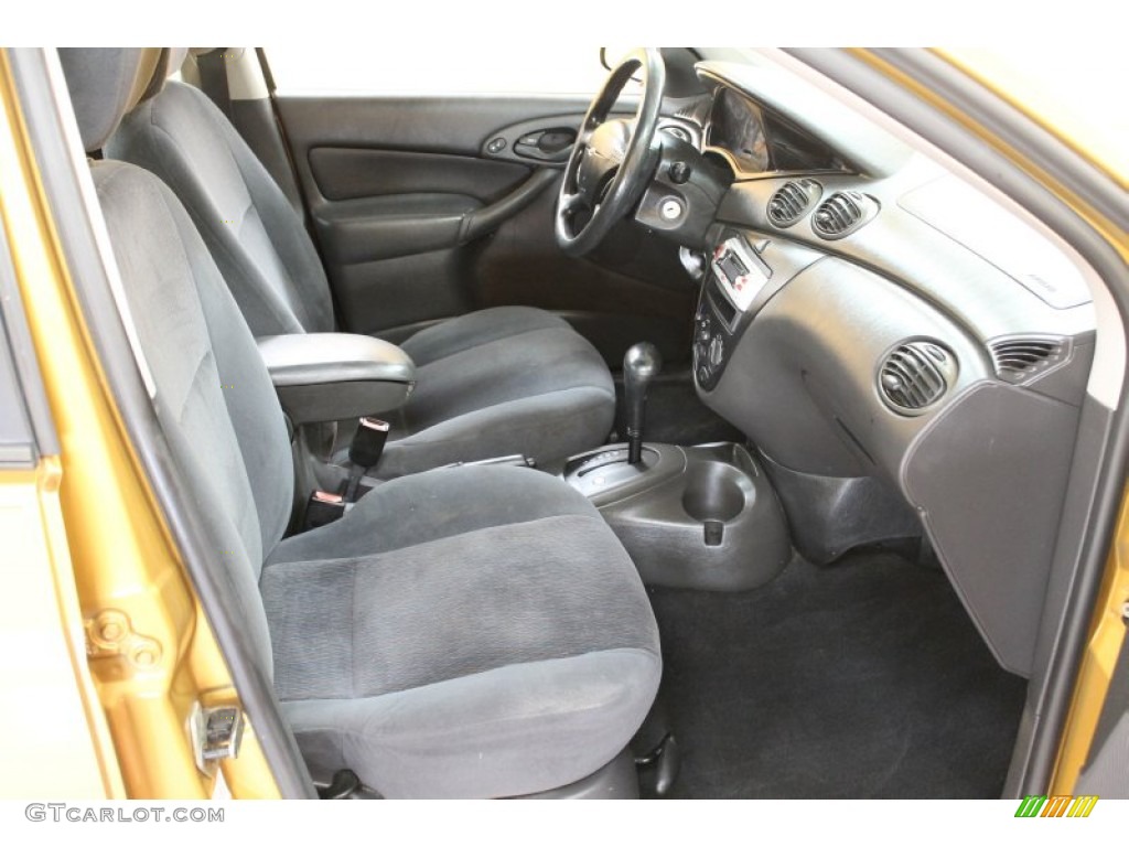 2001 Focus SE Sedan - Jackpot Gold Metallic / Dark Charcoal Black photo #15