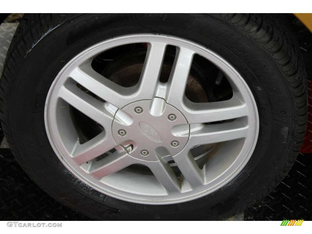 2001 Ford Focus SE Sedan Wheel Photo #52240591