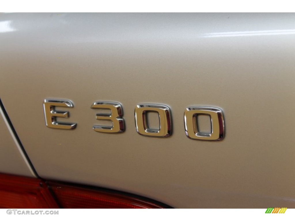 1999 Mercedes-Benz E 300TD Sedan Marks and Logos Photo #52241167