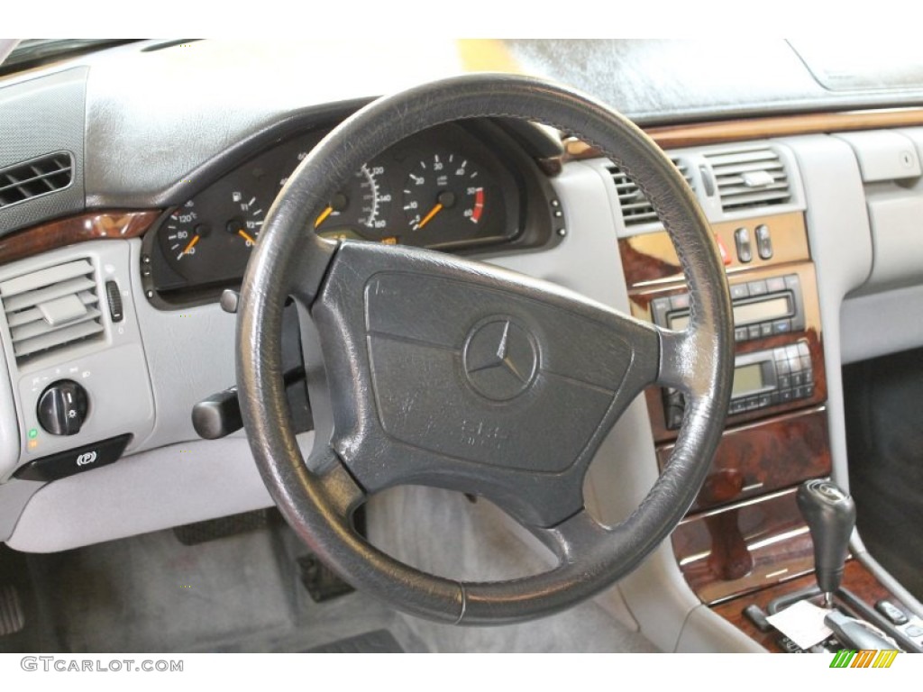 Grey Interior 1999 Mercedes-Benz E 300TD Sedan Photo #52241179