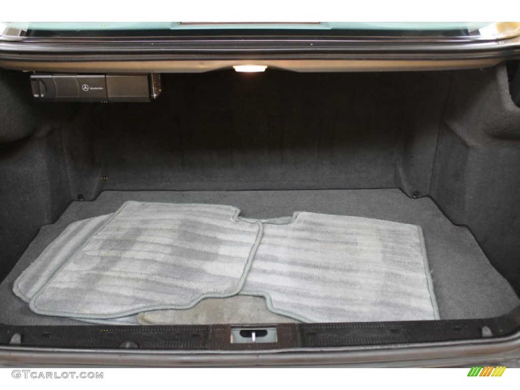 1999 Mercedes-Benz E 300TD Sedan Trunk Photo #52241287