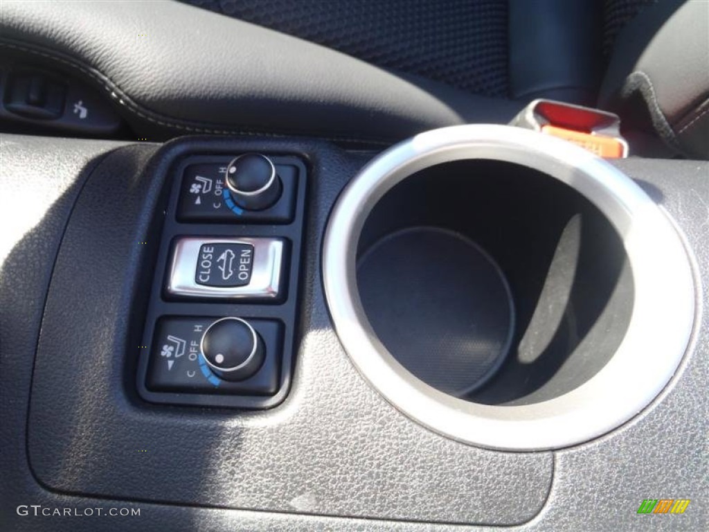 2010 Nissan 370Z Touring Roadster Controls Photo #52241818