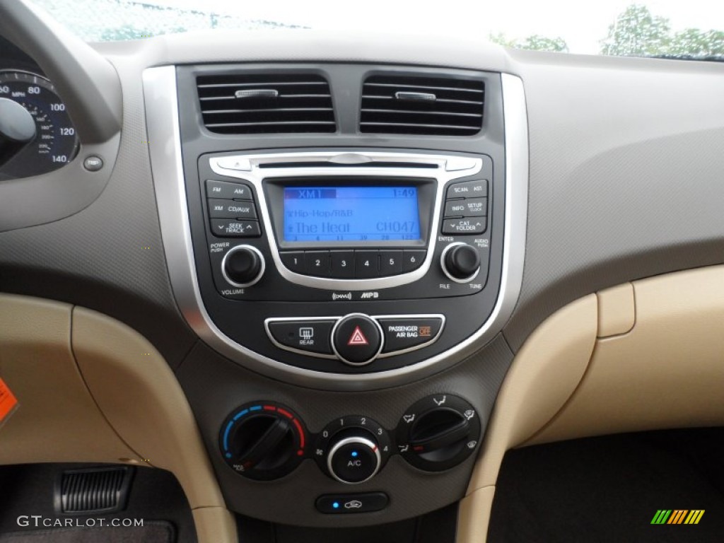 2012 Hyundai Accent GLS 4 Door Controls Photo #52242391