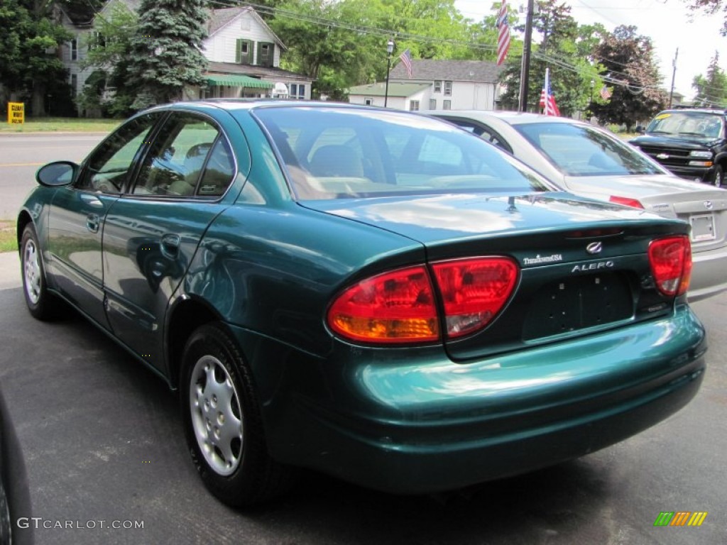 1999 Alero GL Sedan - Jade Green Metallic / Pewter Gray photo #2