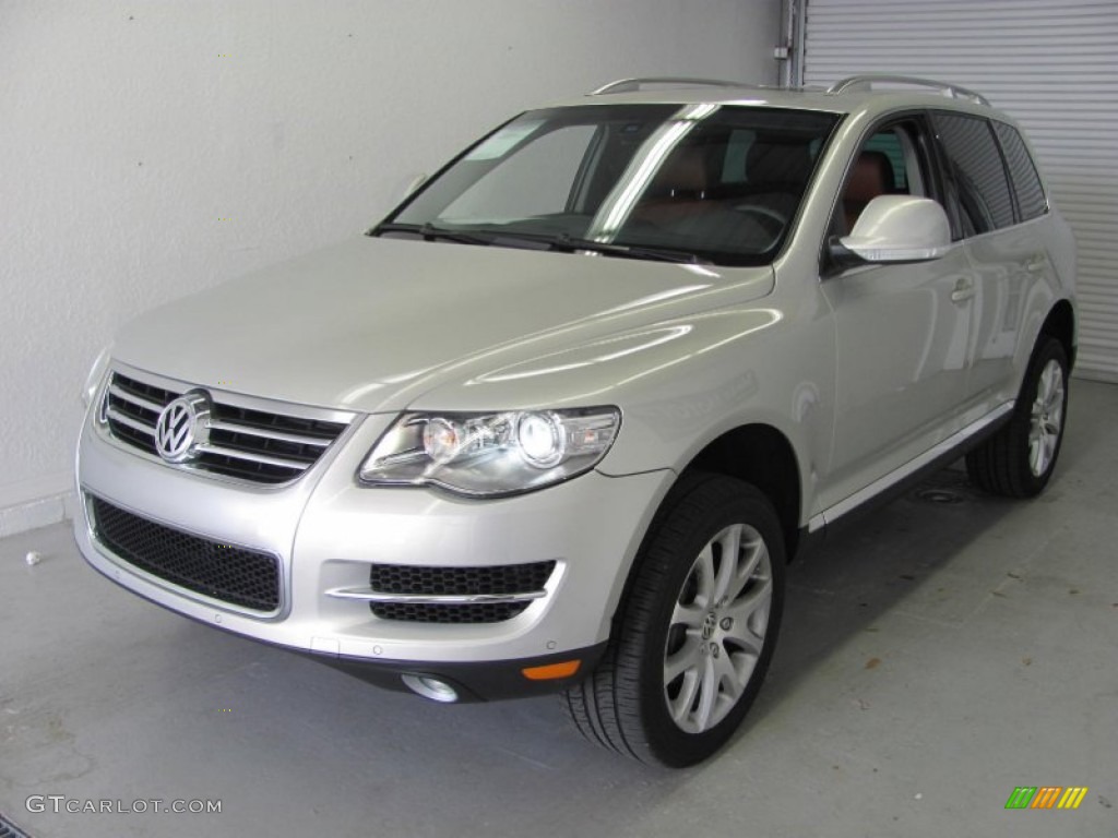 White Gold Metallic 2008 Volkswagen Touareg 2 V8 Exterior Photo #52246711
