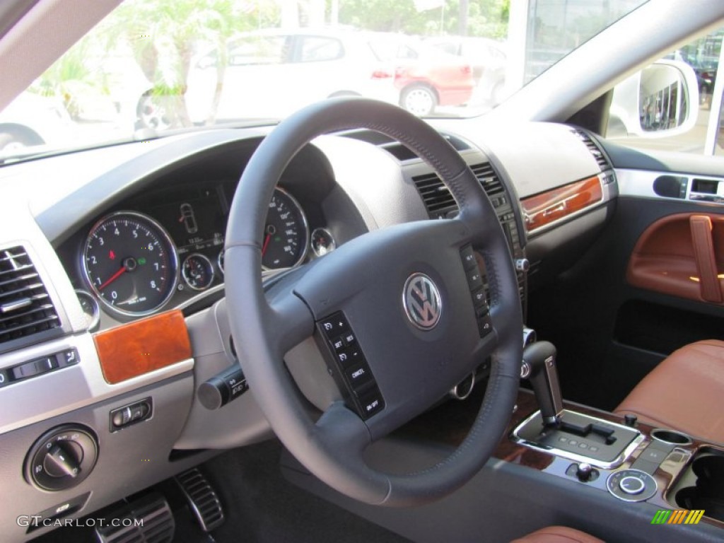 2008 Volkswagen Touareg 2 V8 Sienna Dashboard Photo #52246849