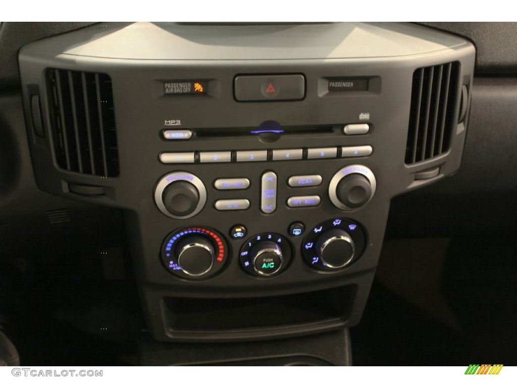 2007 Mitsubishi Endeavor LS Controls Photo #52247851