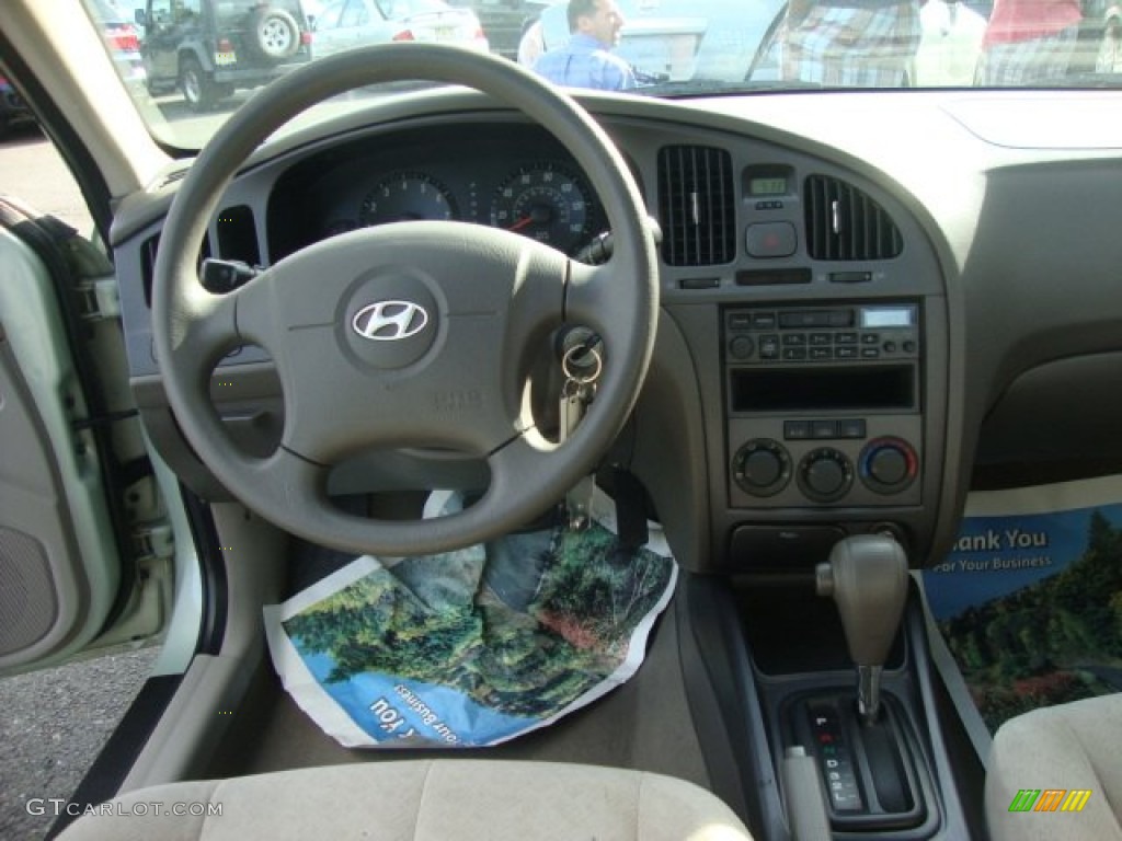 2004 Elantra GLS Sedan - Sea Shell Green / Beige photo #12