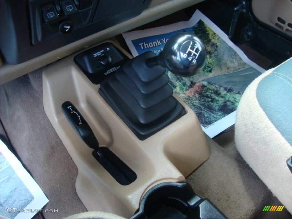 2002 Jeep Wrangler Sahara 4x4 5 Speed Manual Transmission Photo #52254079