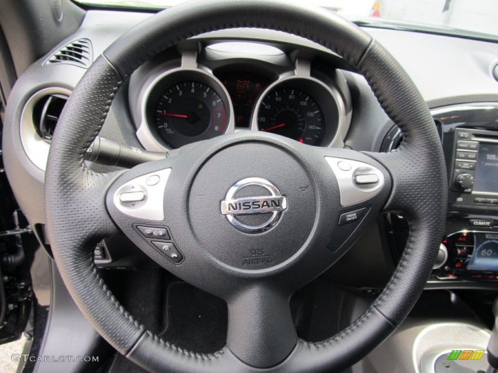 2011 Nissan Juke SL AWD Black/Red w/Silver Trim Steering Wheel Photo #52256623