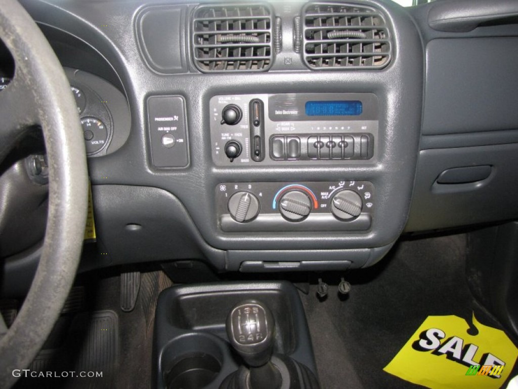 1999 Chevrolet S10 LS Regular Cab Controls Photo #52257997