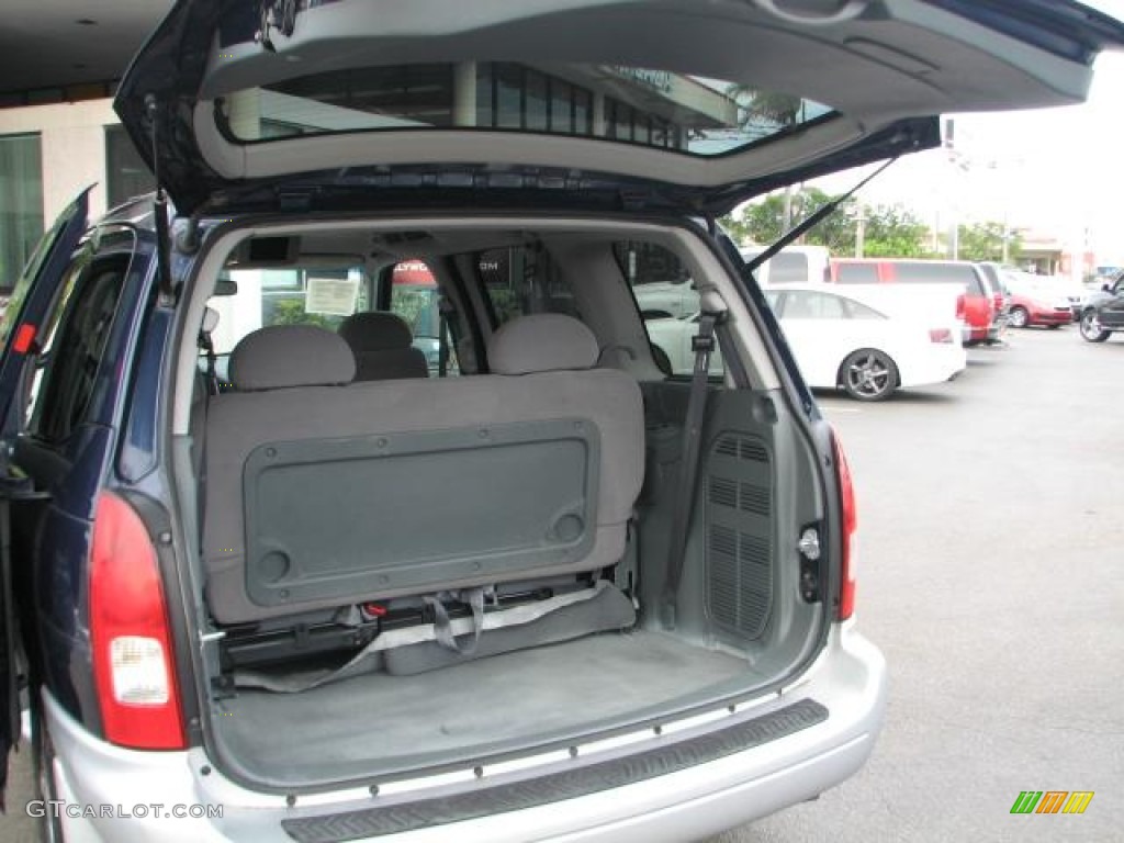 2002 Nissan Quest GXE Trunk Photos