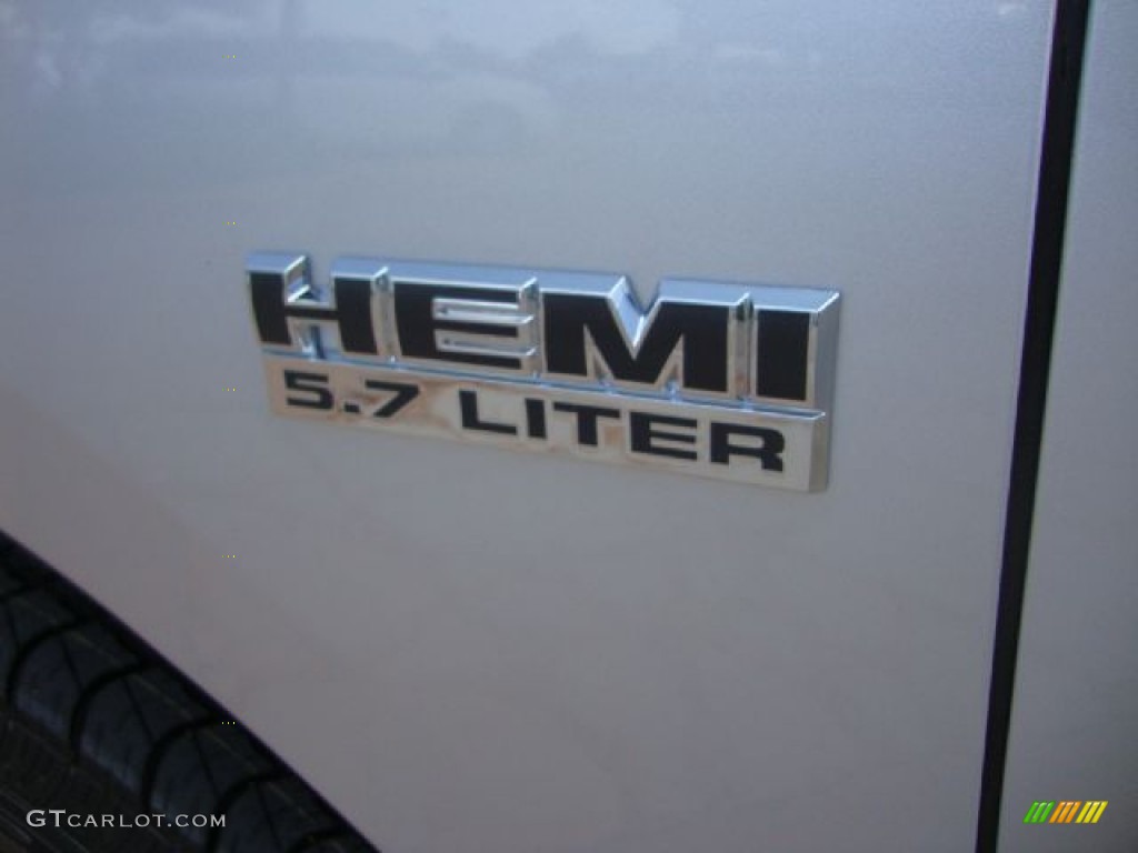 2011 Ram 1500 Big Horn Quad Cab 4x4 - Bright Silver Metallic / Dark Slate Gray/Medium Graystone photo #18