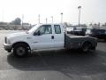 Oxford White - F350 Super Duty XL SuperCab Chassis Photo No. 4