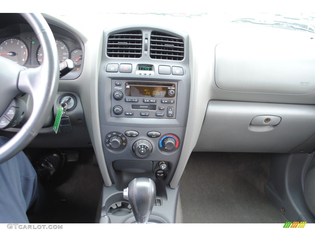2003 Hyundai Santa Fe GLS 4WD Controls Photo #52263874