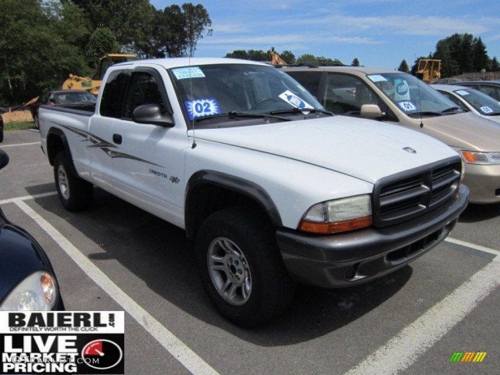 2002 Dakota SXT Club Cab 4x4 - Bright White / Dark Slate Gray photo #1