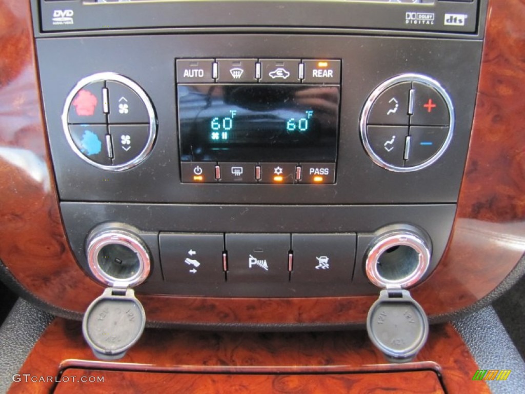 2009 Chevrolet Tahoe LTZ 4x4 Controls Photo #52267174
