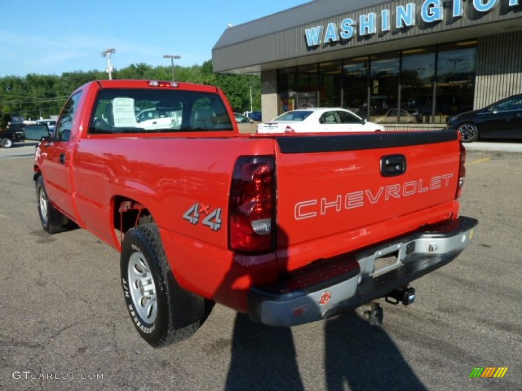 2005 Silverado 1500 Regular Cab 4x4 - Victory Red / Dark Charcoal photo #2