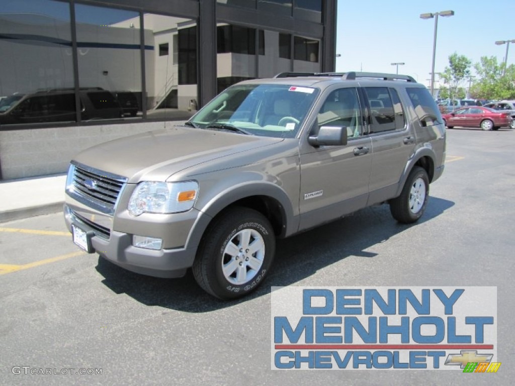2006 Explorer XLT 4x4 - Pueblo Gold Metallic / Stone photo #1